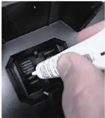 MILWAUKEE M18 297522 - Installation du smart hub de 500 go M18™ - 2