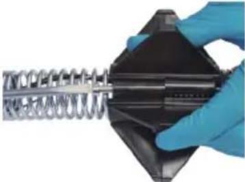 MILWAUKEE M18 297522 - Installing the Barrel Skid - 2