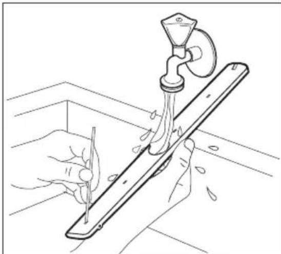 ELECTROLUX LSV48400L - Nettoyage du bras d'aspersion du plafond - 3