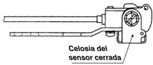 JUKI LB6 - Cambio del enrollado de hilo de cadeneta y pespunte normal (Celosía de sensor) - 1