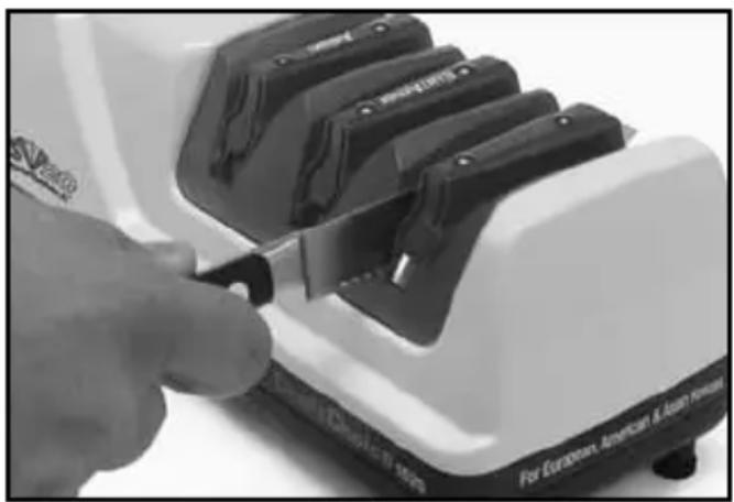 Chef's Choice Diamond Hone AngleSelect 1520 - Procédure pour l'aiguisage des couteaux à dents - 1