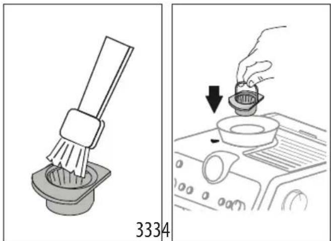DELONGHI La Specialista Prestigio EC9355.M - Cleaning the burrs - 1