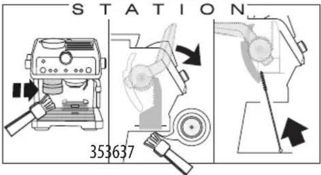 DELONGHI La Specialista Prestigio EC9355.BM - Pulizia della "Smart tamping station" - 1