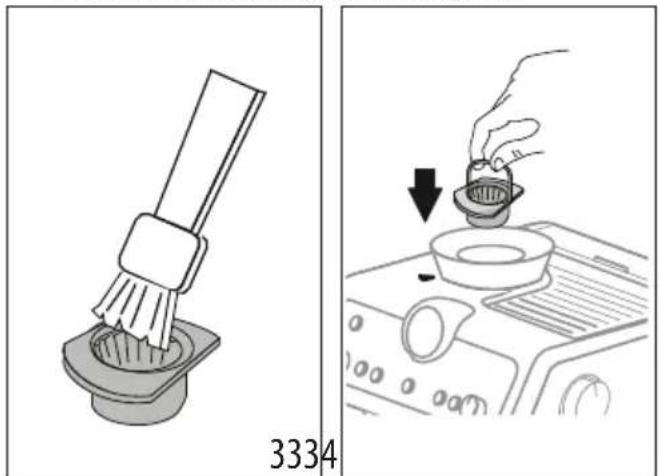 DELONGHI La Specialista Prestigio EC9355.BM - Nettoyage des meules - 1