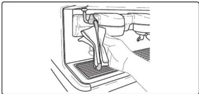 La Cimbali M26 - FILTER-HOLDERS - This operation must be made on all the filter-holders at the end of each working day - 9