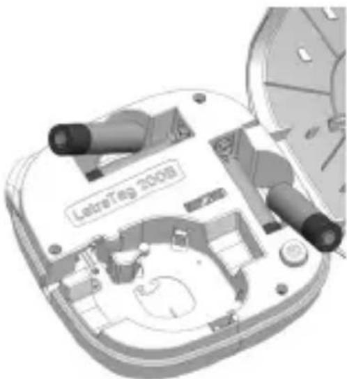 DYMO LetraTag 200B - Vloženie batérií - 1