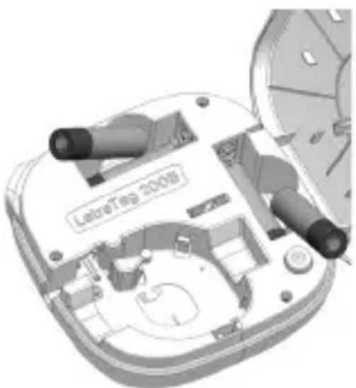 DYMO LetraTag 200B - Inserimento delle batterie - 1