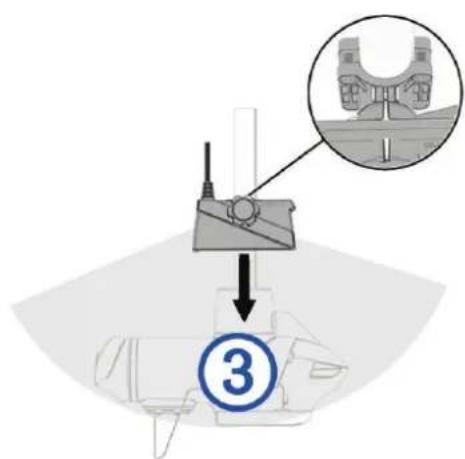 GARMIN LiveScope Plus LVS34 - Orientation du support pour l'arbre du moteur électrique - 3