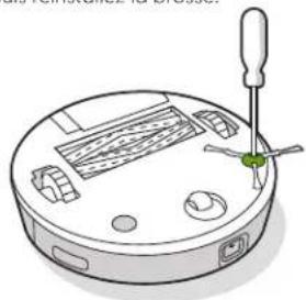 IROBOT Roomba Combo j7+ - Nettoyage de la brosse latérale - 1