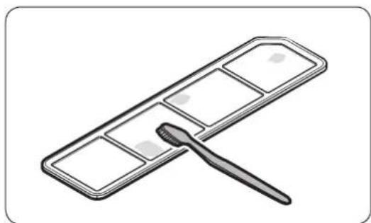 SAMSUNG DF60A8100HG - Nettoyage du filtre à peluches - 2