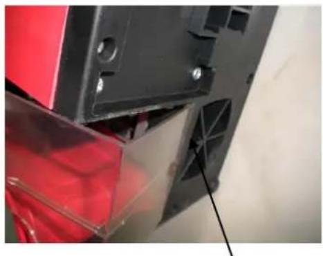 Holzmann BSG13E - Schleifstaubabdeckung entfernen - 2