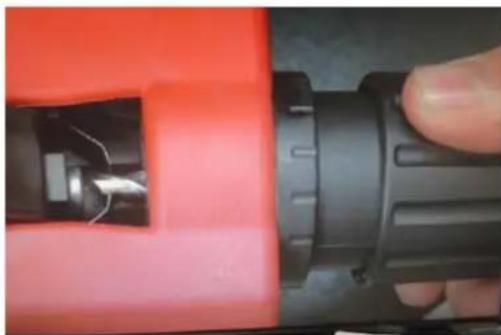 Holzmann BSG13E - Ajuste del taladro en el portabrocas - 4