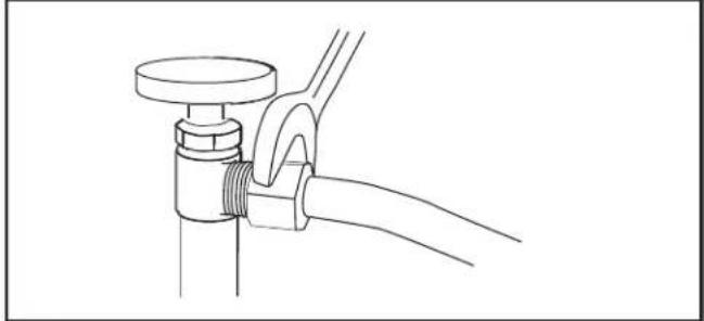 JENN-AIR JDPSG244LS - Fije la tuberia de suministro de agua - 1