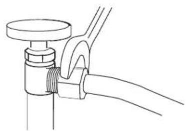 KITCHENAID KDFE104KBL - Fije la tubería de suministro de agua - 1