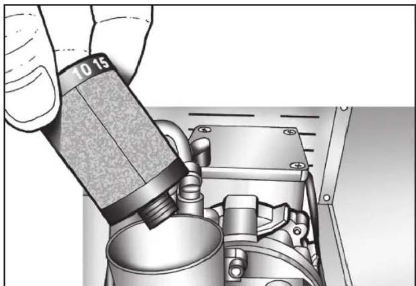 Fulgor Milano FVSD 2900 TC - REABASTECIMENTO DE ÓLEO E SUBSTITUÇÃO DO FILTRO DESOLEADOR DA BOMBA (EM CASO DE VAZAMENTO DE ÓLEO DURANTE O TRANSPORTE) - 12