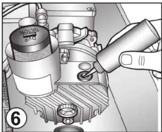 Fulgor Milano FVSD 2900 TC - RELLENADO DE ACEITE Y SUSTITUCION DEL FILTRO DESACEITADOR DE LA BOMBA (EN CASO DE DERRAME DE ACEITE DURANTE EL TRANSPORTE) - 10