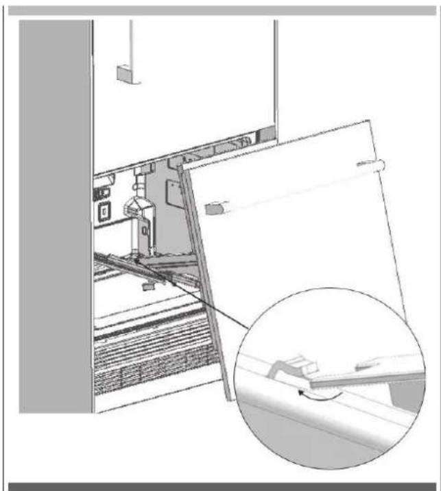 Fulgor Milano FBCD 762 TNF EDBL - Installing the Freezer Furniture Door - 1
