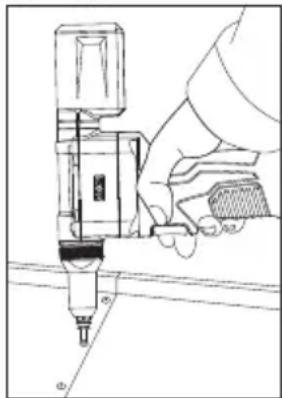 MILWAUKEE 48540100 - Utilisation de l'outil de rivet - 2