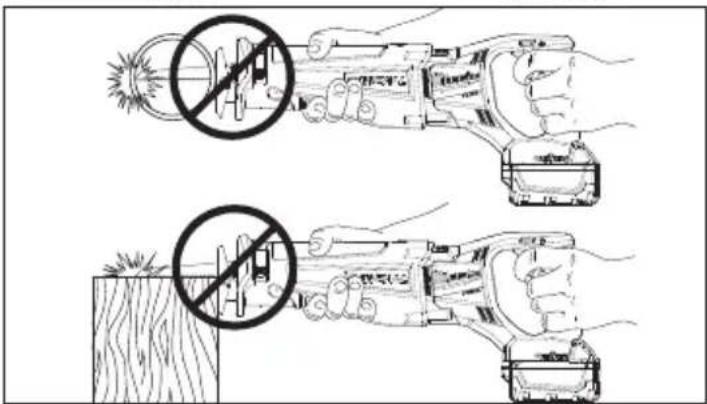 MILWAUKEE 272120 - Cómo SACAR las seguetas rotas de la abrazadora de la segueta Quik-Lok® - 2