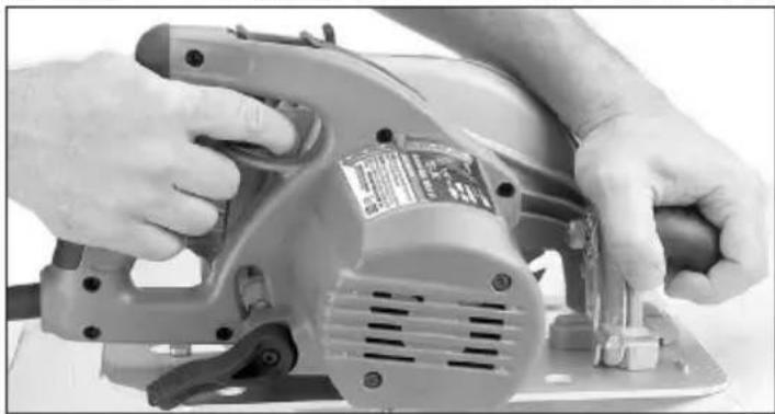 MILWAUKEE 639121 - Selecting Tilt-Lok™ Handle Positions - 2