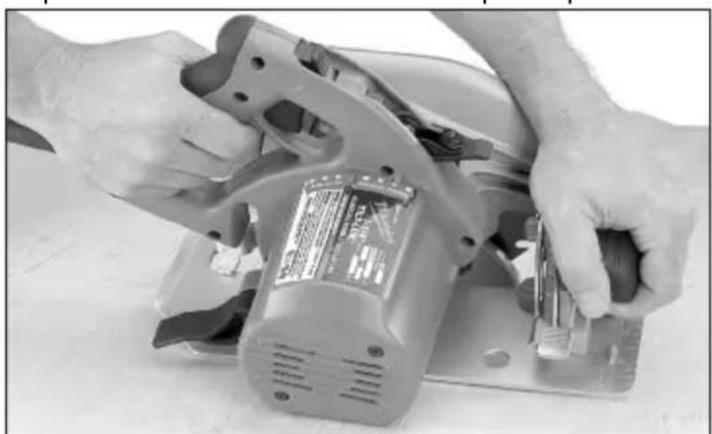 MILWAUKEE 639121 - Adjusting Tilt-Lok™ Handle Angle - 2