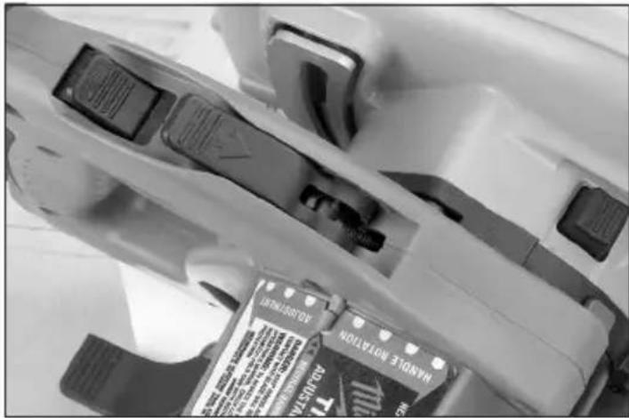 MILWAUKEE 639121 - Selecting Tilt-Lok™ Handle Positions - 1