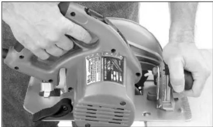 MILWAUKEE 639121 - Selecting Tilt-Lok™ Handle Positions - 3