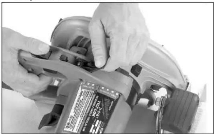 MILWAUKEE 639121 - Adjusting Tilt-Lok™ Handle Angle - 1