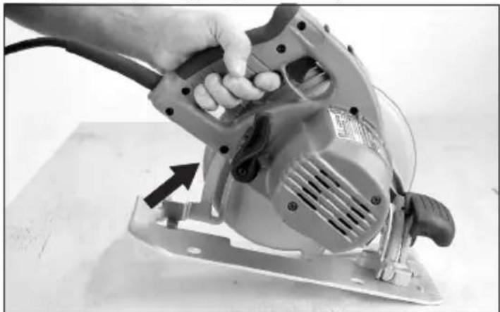 MILWAUKEE 639121 - Adjusting Depth - 1