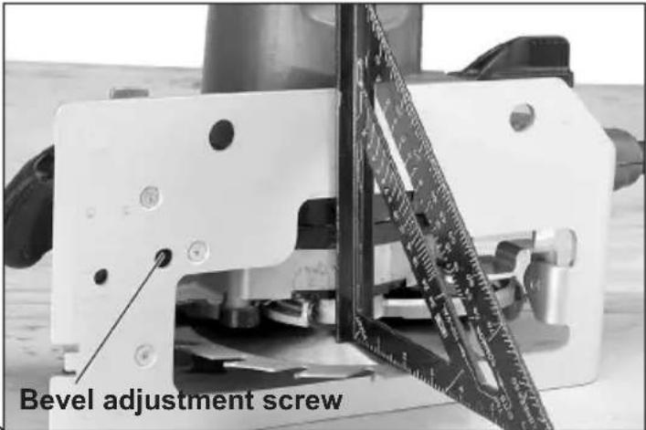 MILWAUKEE 639421 - Adjusting Bevel Angle - 4