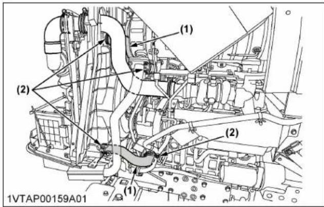 KUBOTA MX5400 - Remplacement de la durite du radiateur (conduite d'eau) si nécessaire - 1
