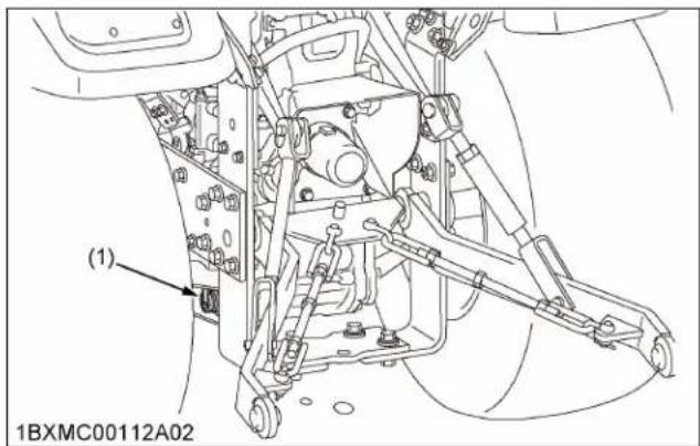 KUBOTA LA340 - Nettoyage de la crépine de transmission - 1