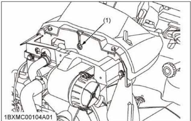 KUBOTA LA340 - Injection de la graisse dans les graisseurs - 2