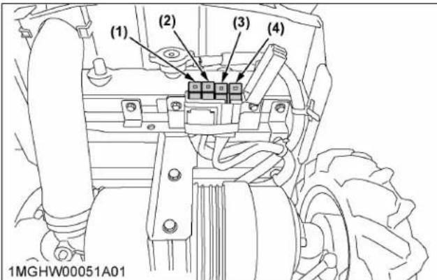 KUBOTA L3302 - Remplacement des fusibles à action retardée - 1