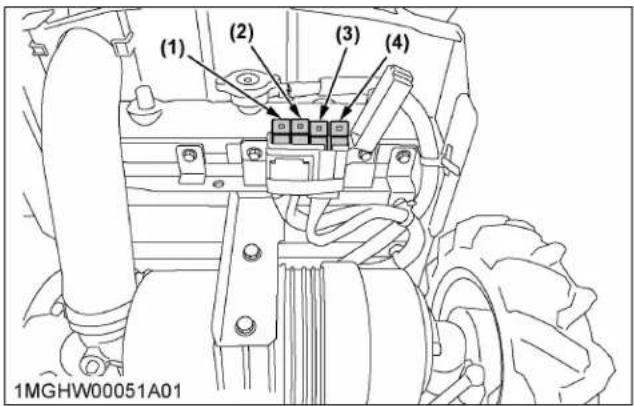 KUBOTA L3902 - Remplacement des fusibles à action retardée - 1