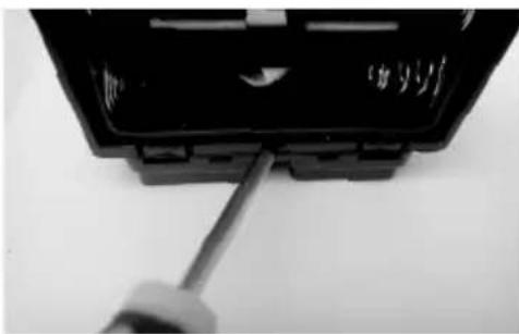 Burg Wächter ENTRYeasy 5602 FP - Dismantling of secuENTRY easy keypad from wall holder - 3
