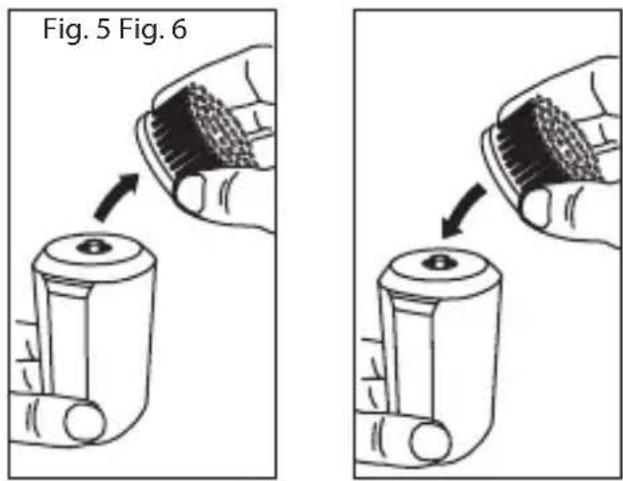 REMINGTON RECHARGE Compact Cleansing - Sādan tages børstehovedet af: - 1
