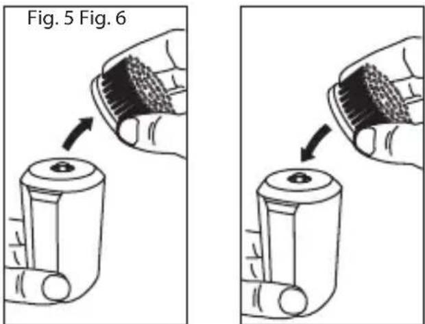 REMINGTON RECHARGE Compact Cleansing - Retrait de la tête de brosse: - 1