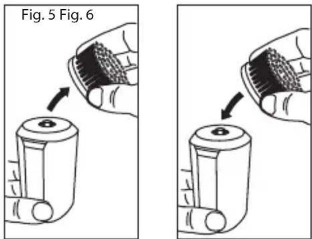 REMINGTON RECHARGE Compact Cleansing - Removing the brush head: - 1