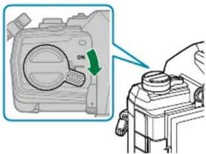 OLYMPUS OM5 - Fixation d'un objectif sur l'appareil photo - 1