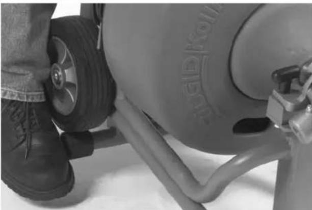 RIDGID K6200 - máquina y la zona de trabajo debidamente. Para preparar la máquina para su uso deben seguirse los siguientes procedimientos: - 1