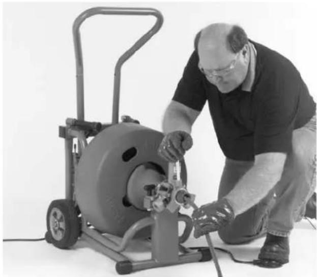 RIDGID K6200 - Always wear eye protection to protect your eyes against dirt and other foreign objects. Wear rubber soled, non-slip shoes. - 1