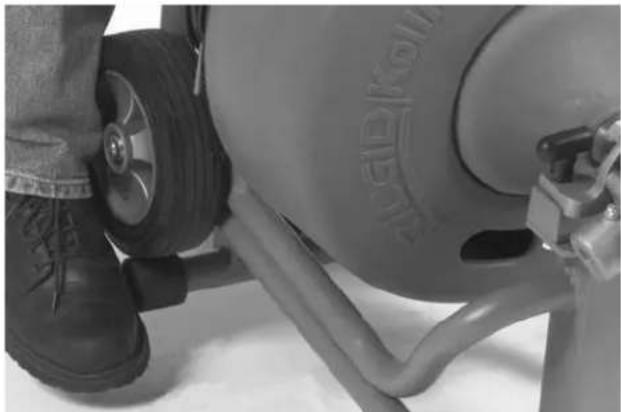 RIDGID C24 - máquina y la zona de trabajo debidamente. Para preparar la Máquina para su uso deben seguirse los siguientes procedimientos: - 1