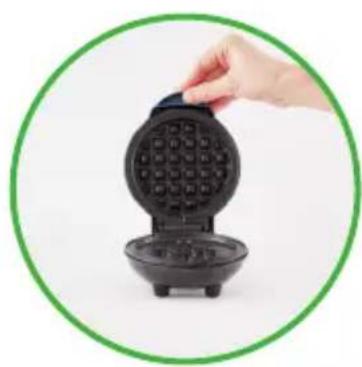 Dash Dreidel Mini DMWD001NM - USING YOUR MINI WAFFLE MAKER - 3