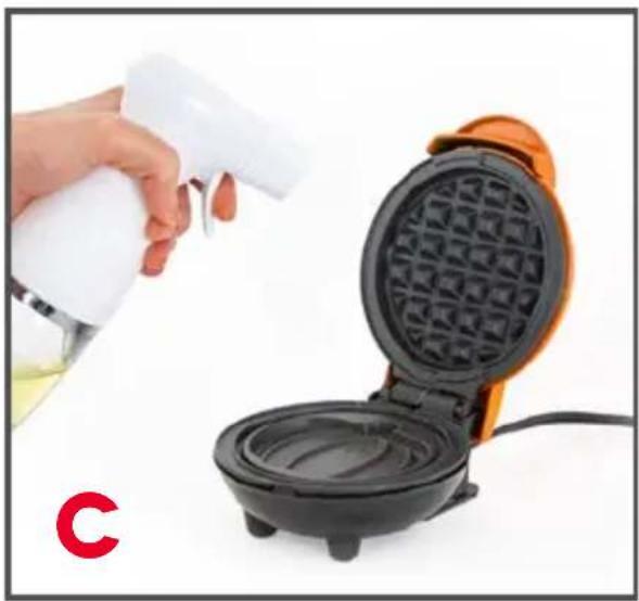 Dash Pumpkin Mini DMWP001OR - USING YOUR MINI WAFFLE MAKER - 1