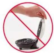 Dash Spider Web Mini DMWW001SW - USING YOUR MINI WAFFLE MAKER - 3