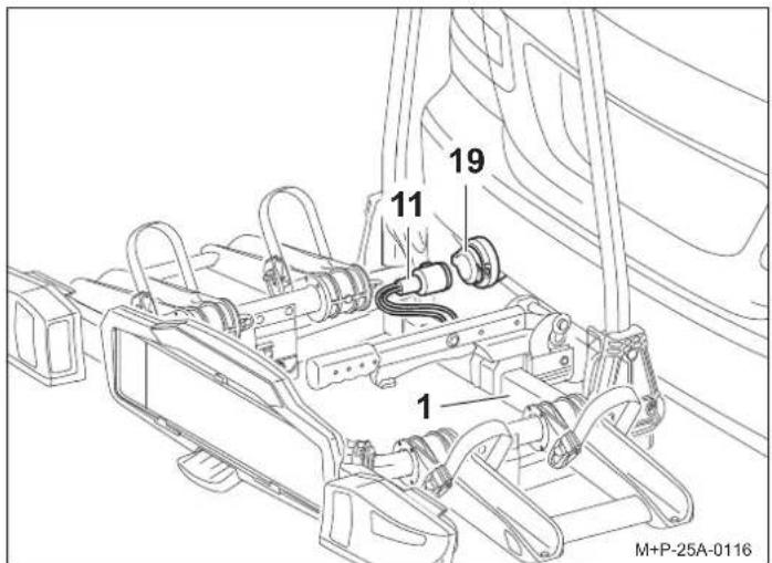 Uebler X21 S - Attaching the bicycle rack to the vehicle - 4