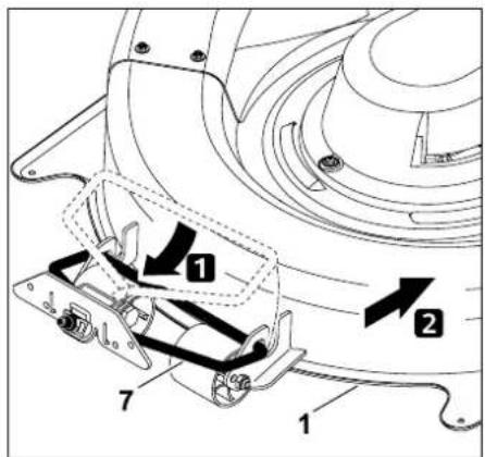 STIHL RT 4082 - Accrochage du plateau de coupe à l'avant - 1