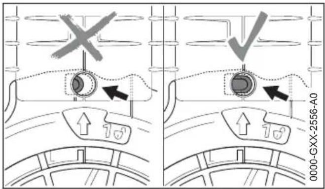 STIHL SHE 71 - Montaggio del tubo di aspirazione - 4