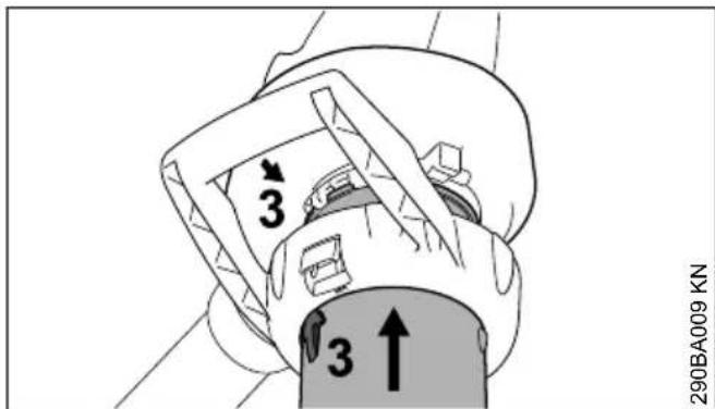 STIHL SHE 71 - Montaggio del tubo di aspirazione - 2